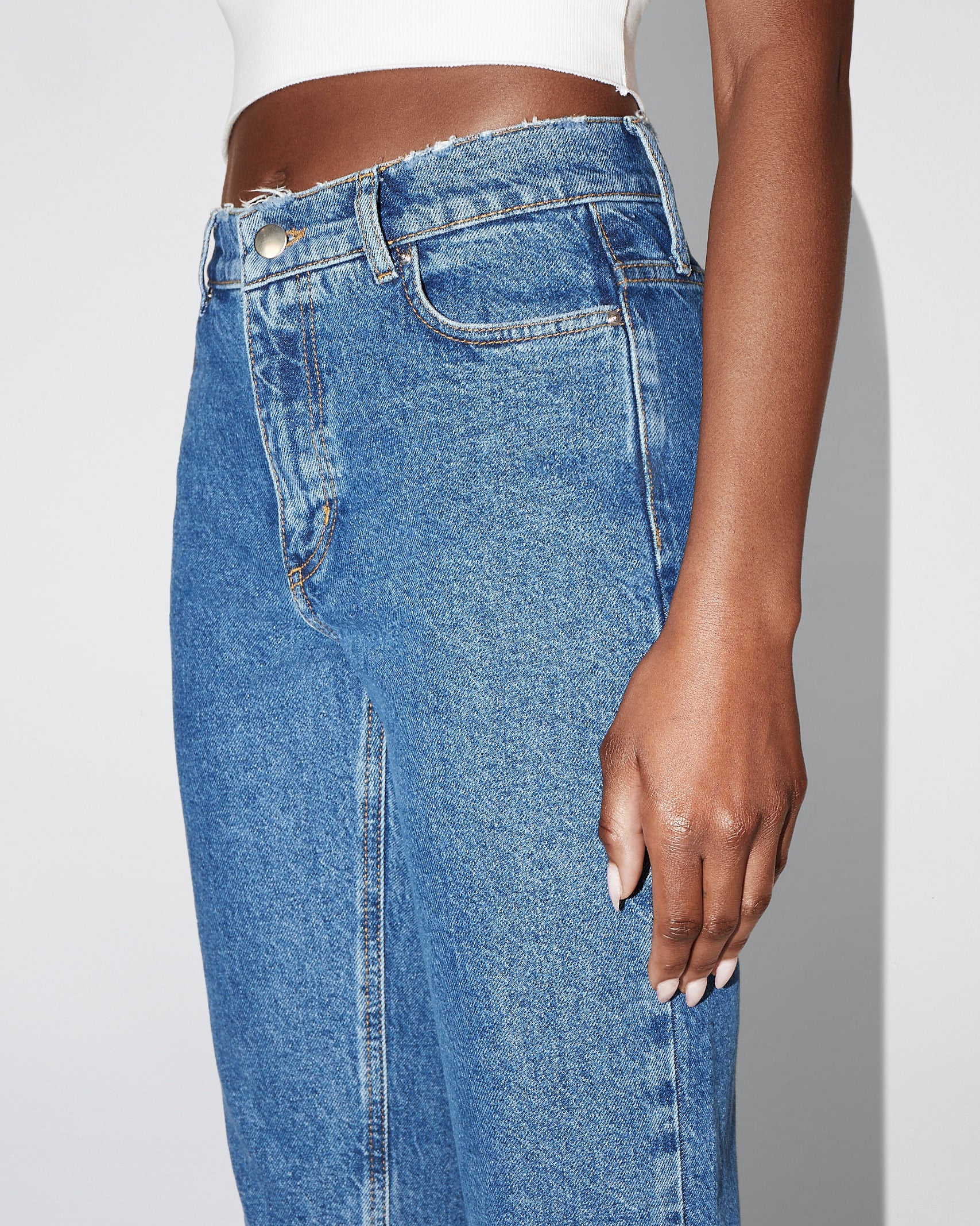 Classic Straight Leg Denim | Medium Wash